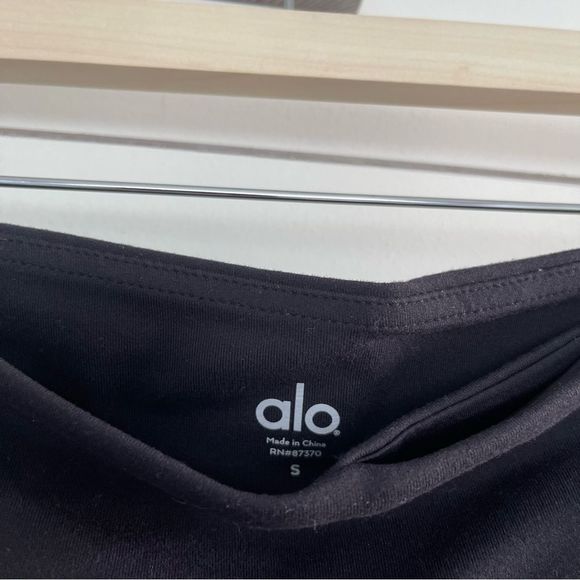 Alo Yoga Striped Black Glow in the Dark Leggings - Picture 4 of 6